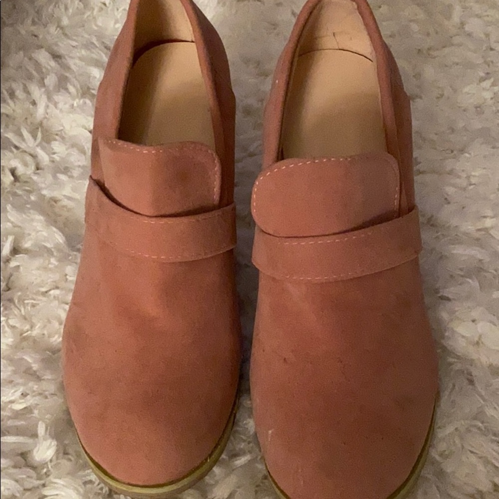 Woman’s shoes